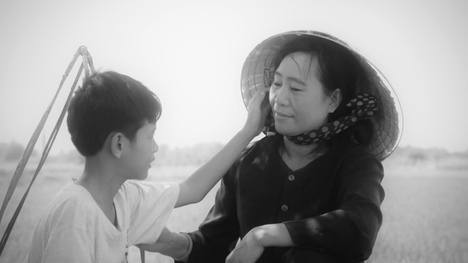 Mơ thấy mẹ khóc nhớ bạn